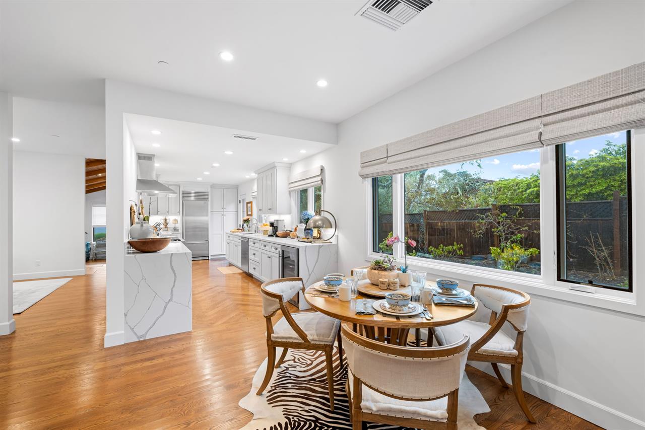 Dinning Area Next to the Kitchen