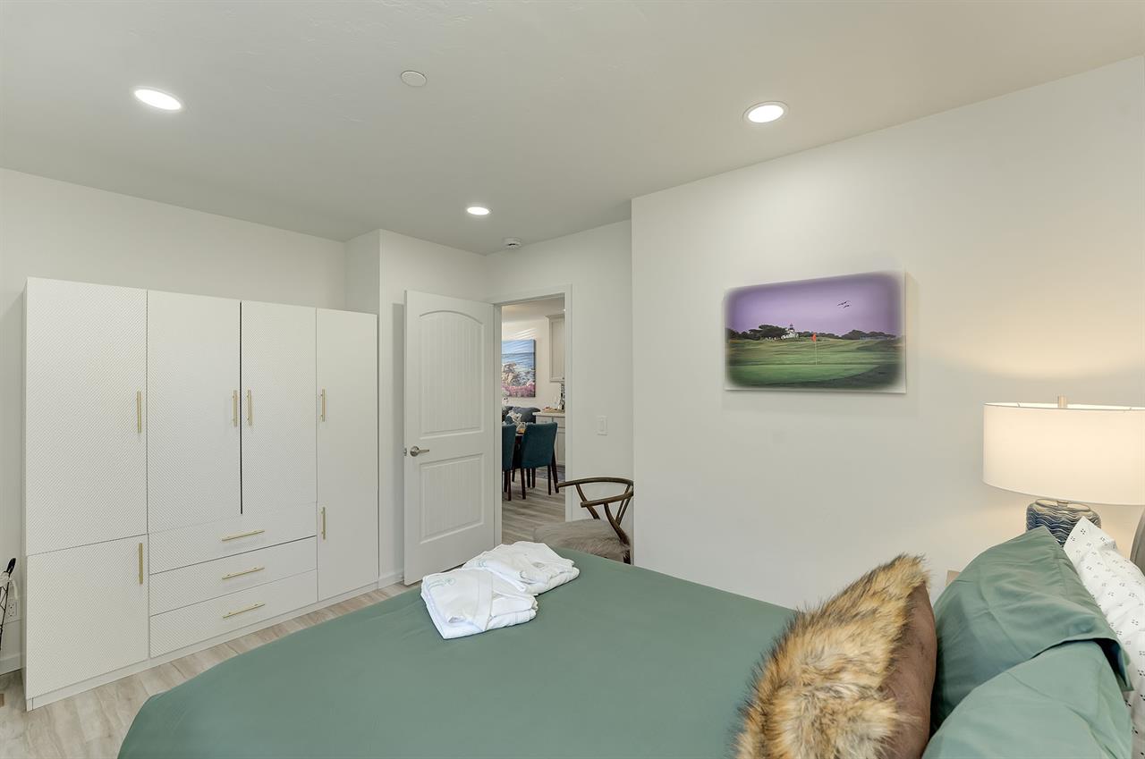 Bedroom 2 has a FullDouble Bed