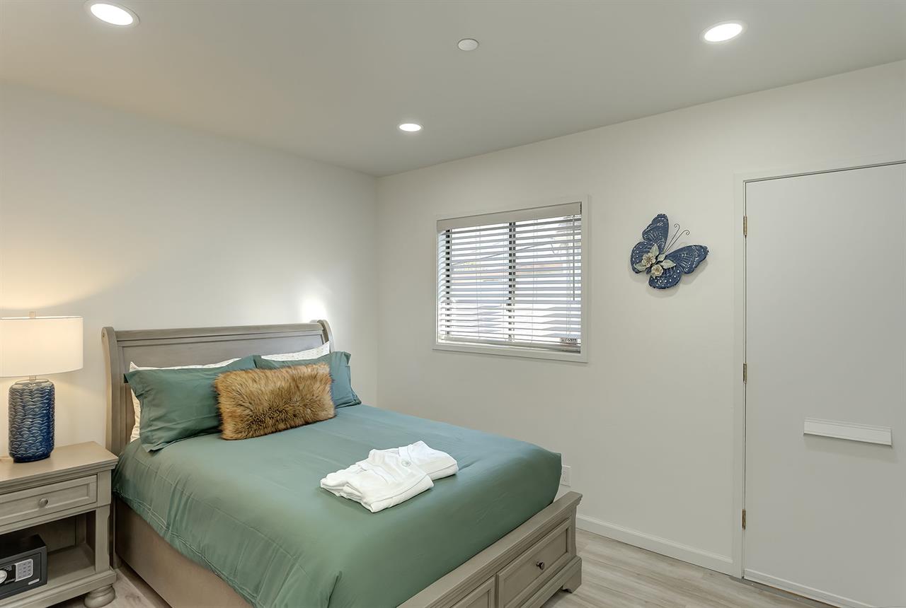 Bedroom 2 has a FullDouble Bed