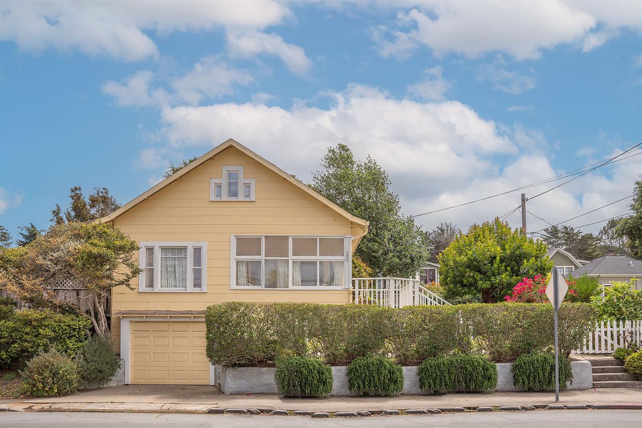 Welcome to Beach Bungalow in Pacific Grove