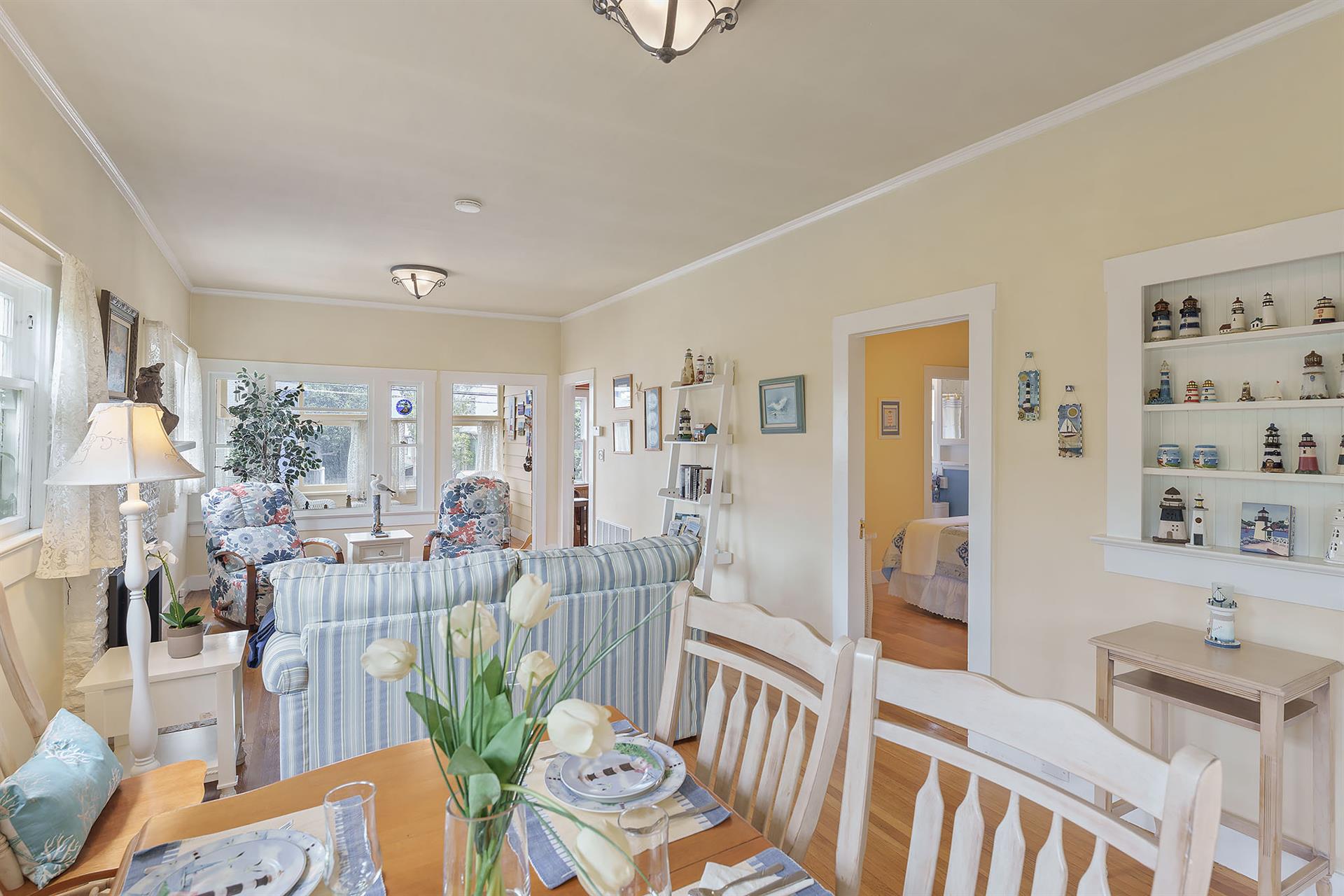 Living Room with Dining Area Seating 6