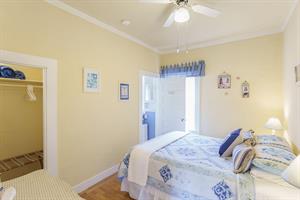 Bedroom 1, Queen, Access to Bathroom 1