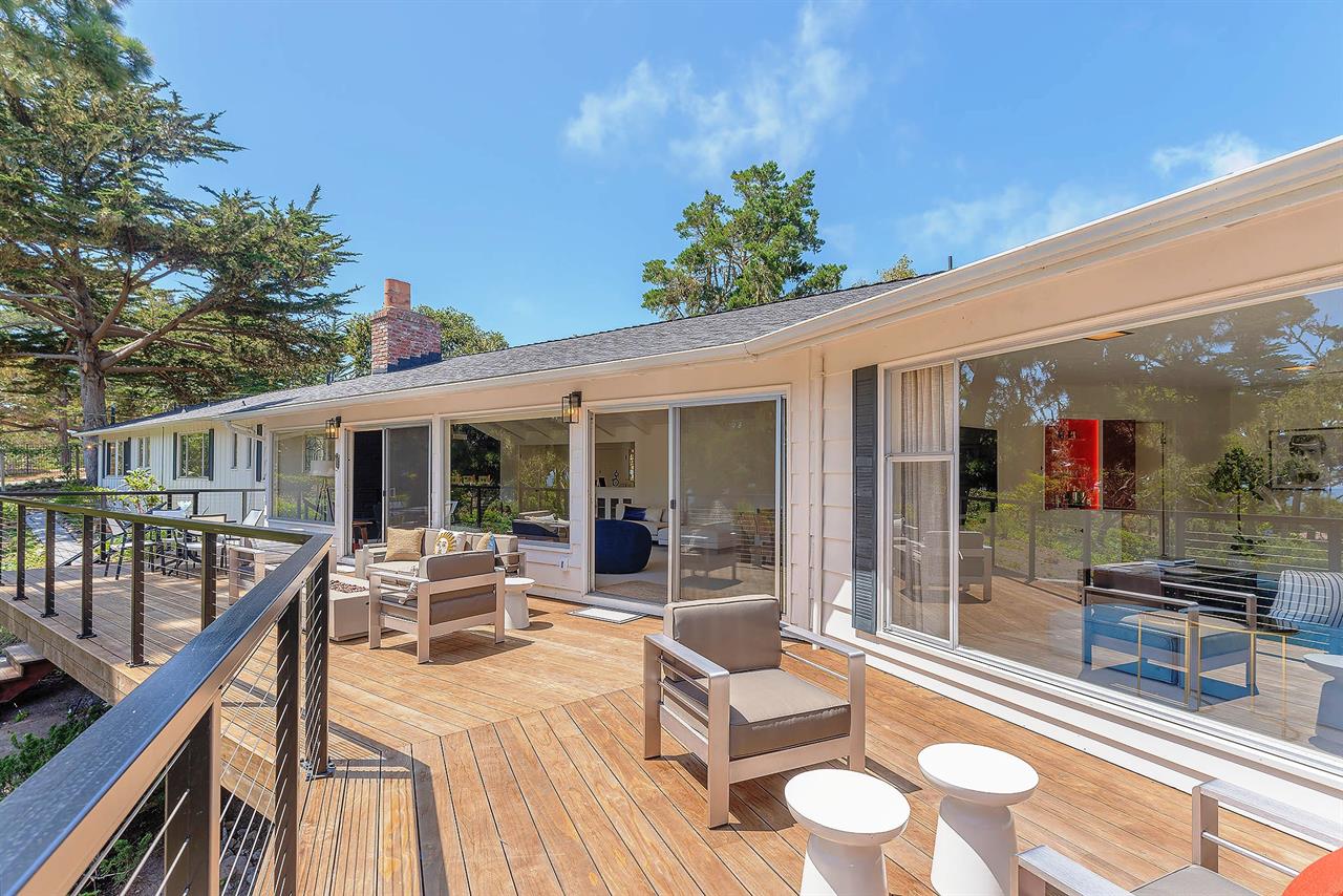 Spacious Outdoor Living and Dining Deck