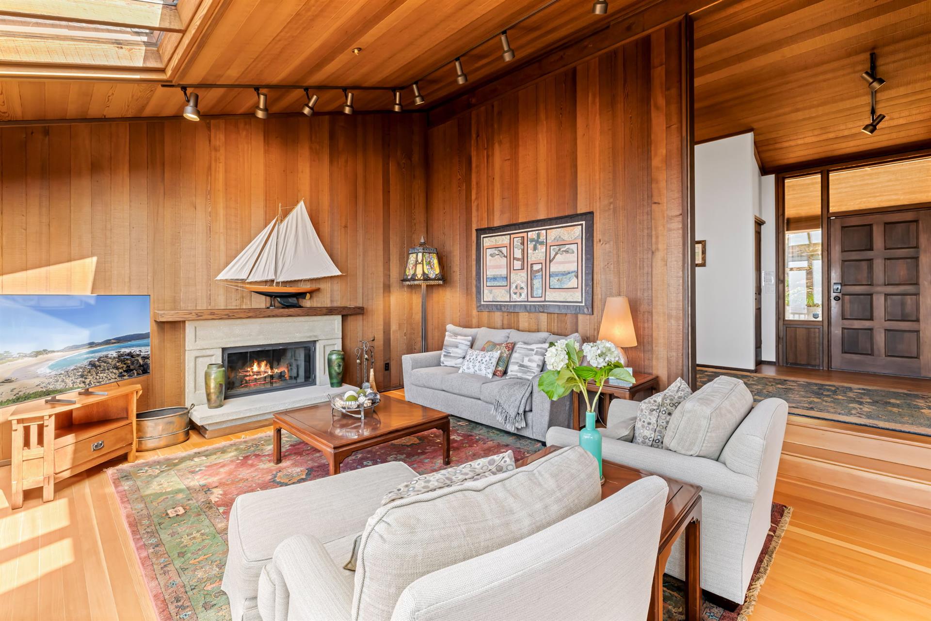 Living Room, WoodBurning Fireplace, BigScreen TV