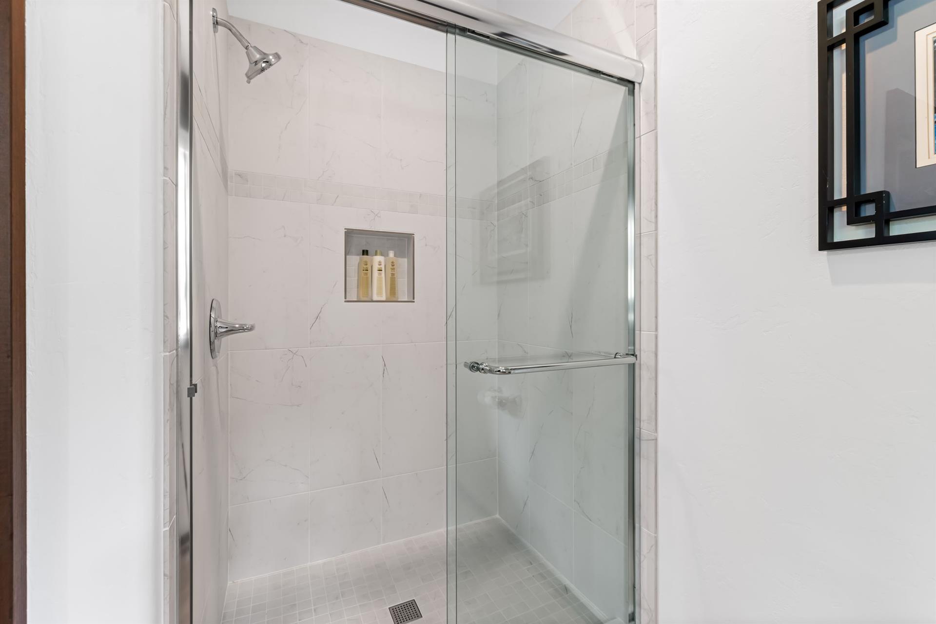 Full Bath has a Shower
