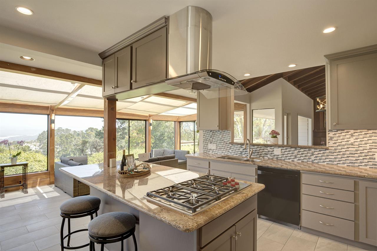 Full Kitchen Includes All Major Appliances