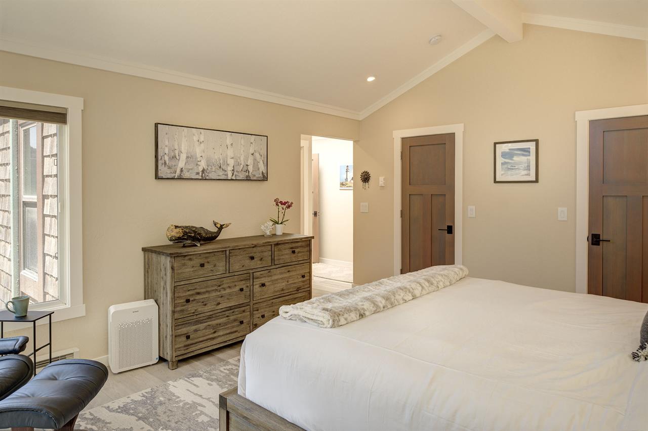 Bedroom 1, Cal King, EnSuite Bath with Shower