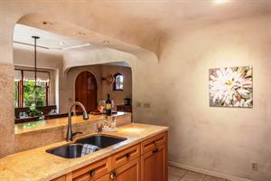 Fully Equipped Gourmet Kitchen