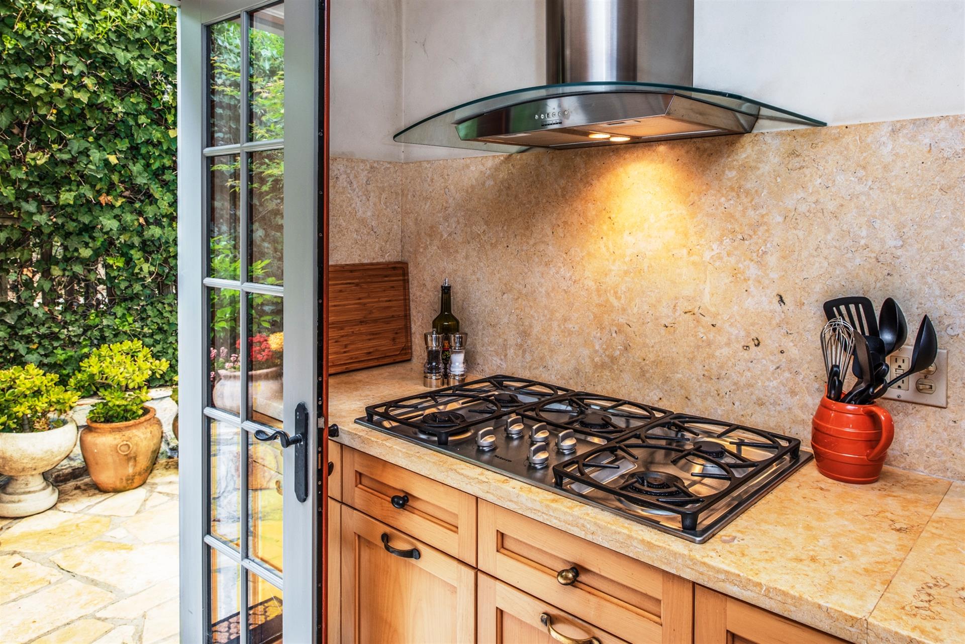 Fully Equipped Gourmet Kitchen