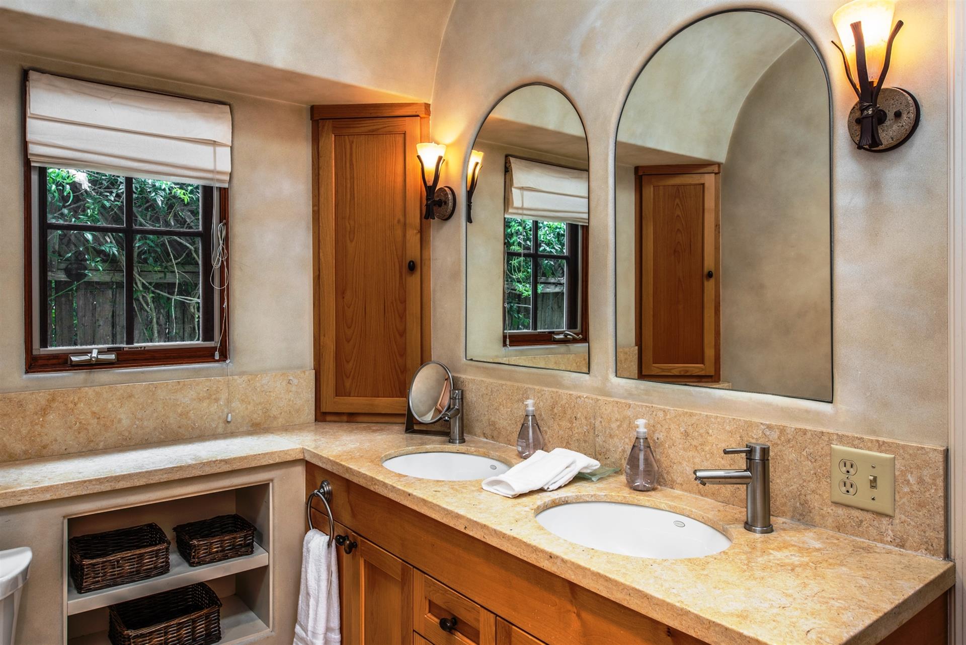 En Suite Bath  Jetted Tub, Separate Shower, Heated Floors