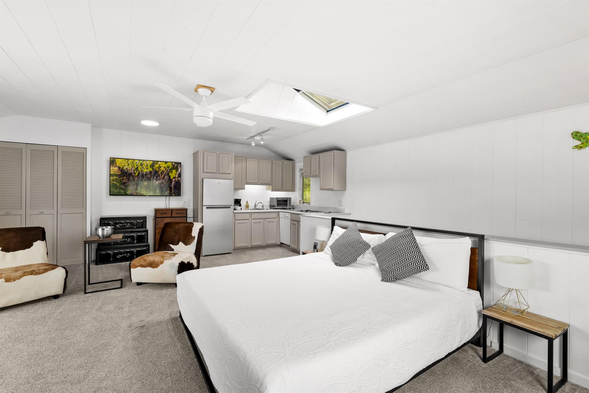 Bedroom 4  King Bed, FullTwin Bunk, TV and Kitchenette
