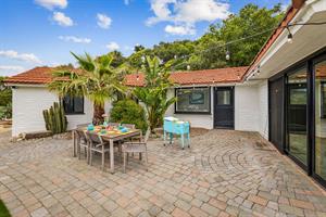 Spacious Outdoor Dining Area