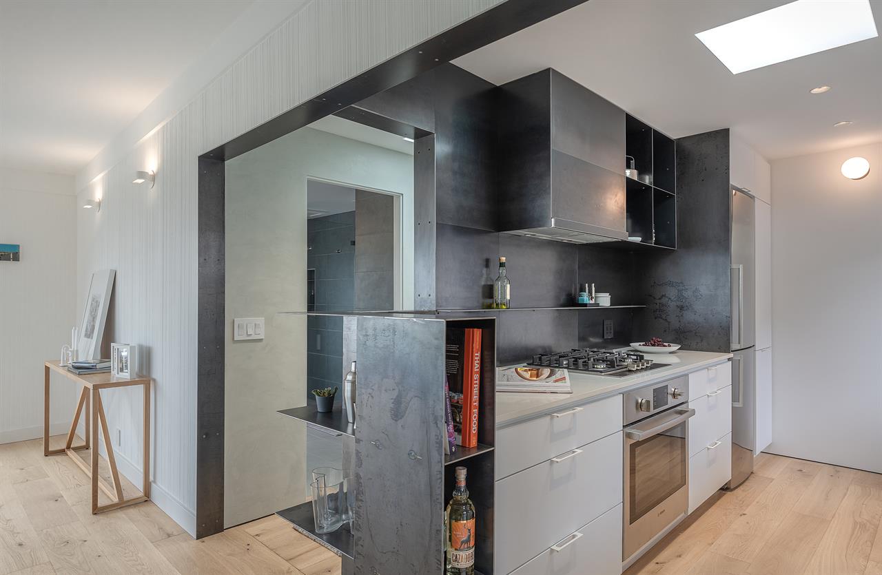 Fully Equipped Kitchen with Bold Finishes