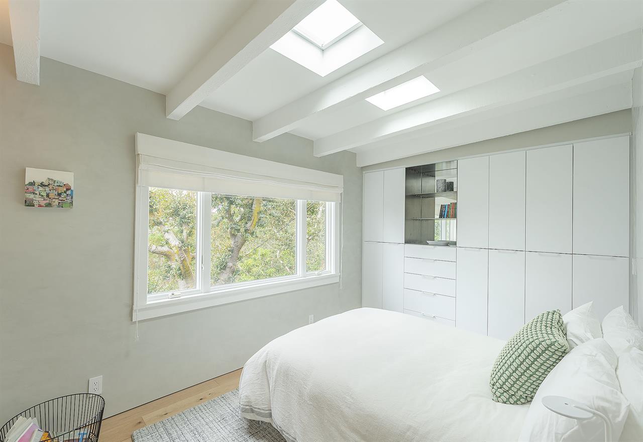Bedroom 2, FullDouble Bed Washer and Dryer in Closet