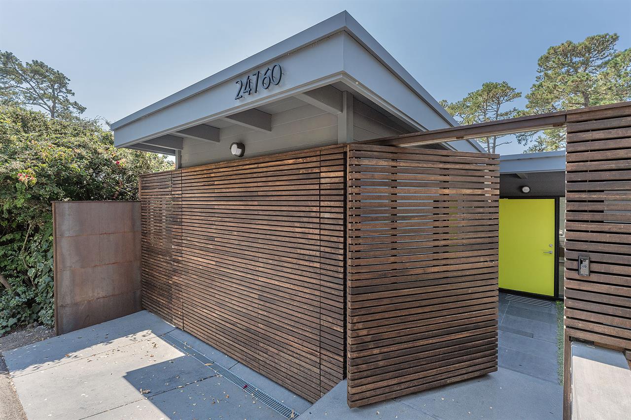 Front Entry into Courtyard