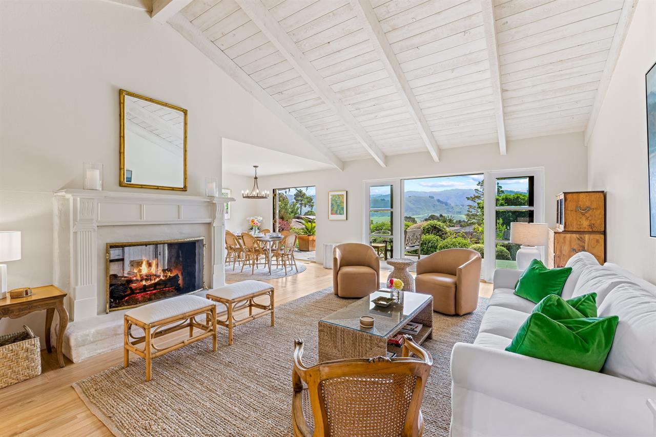 Living Room has a Gas Fireplace