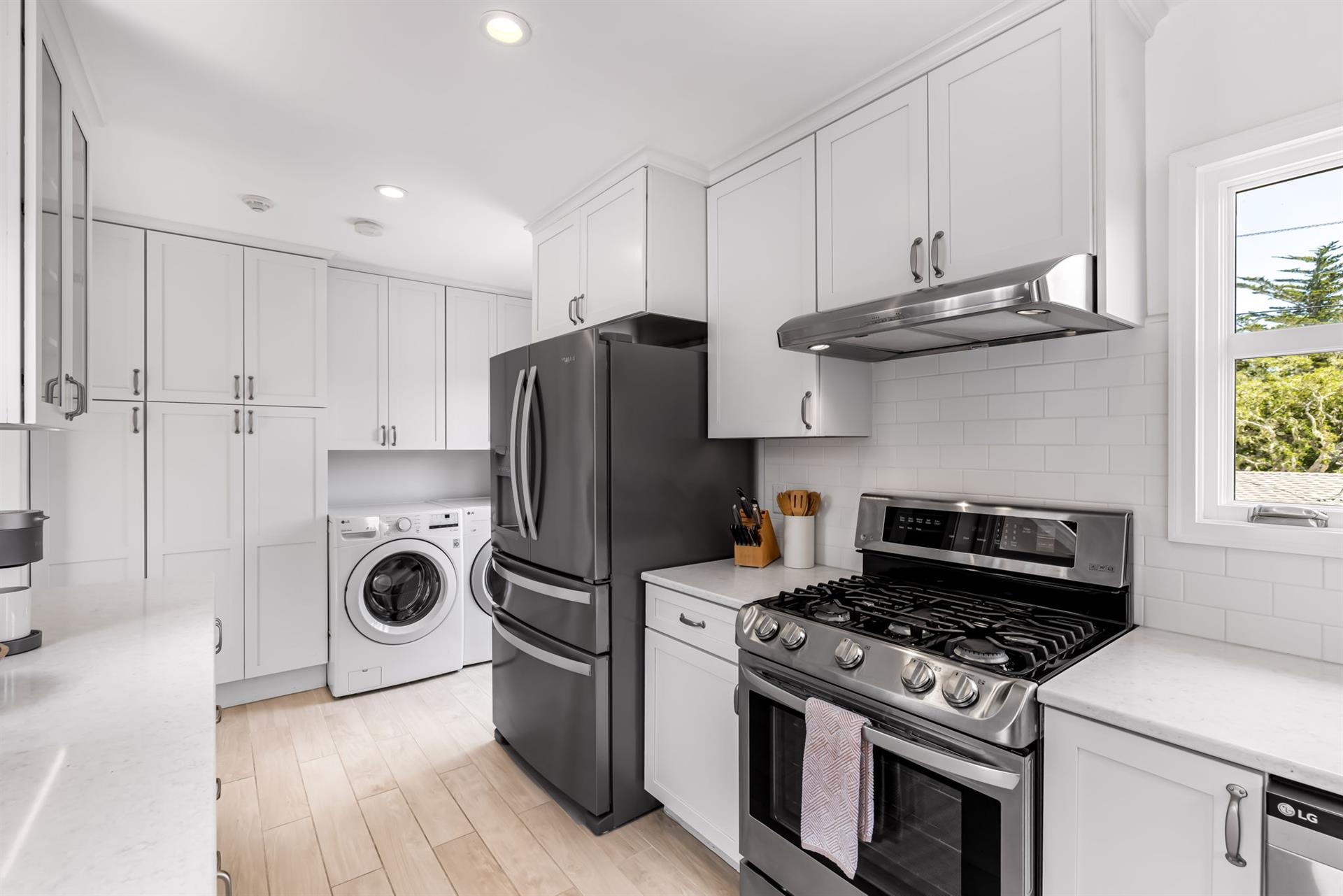 Fully Equipped Kitchen has HighEnd Appliances