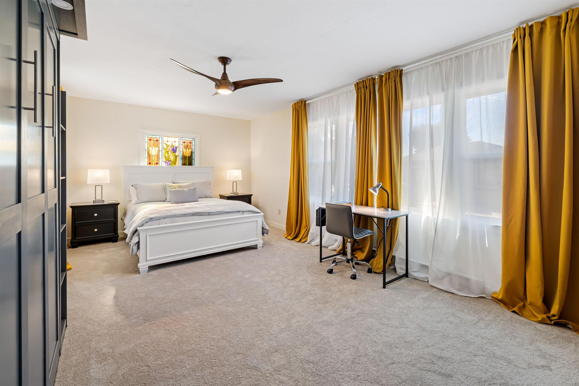 Bedroom 3  Queen Bed, Optional FullDouble Murphy Bed, Desk