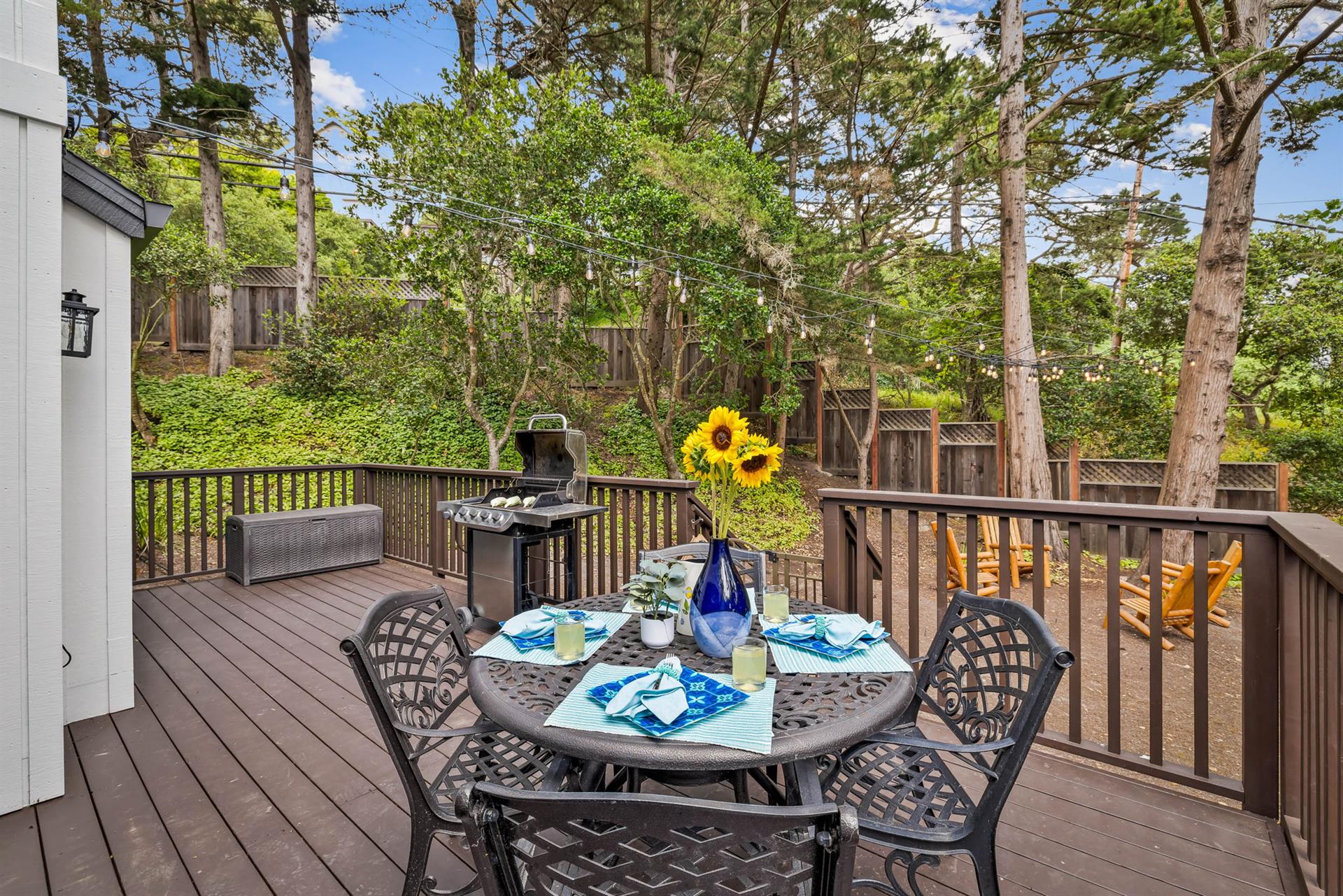Outdoor Dining Deck