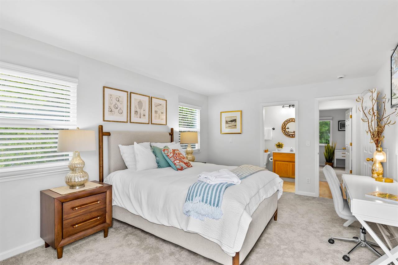 Bedroom 1  Upstairs, Queen Bed, EnSuite Bathroom, Desk