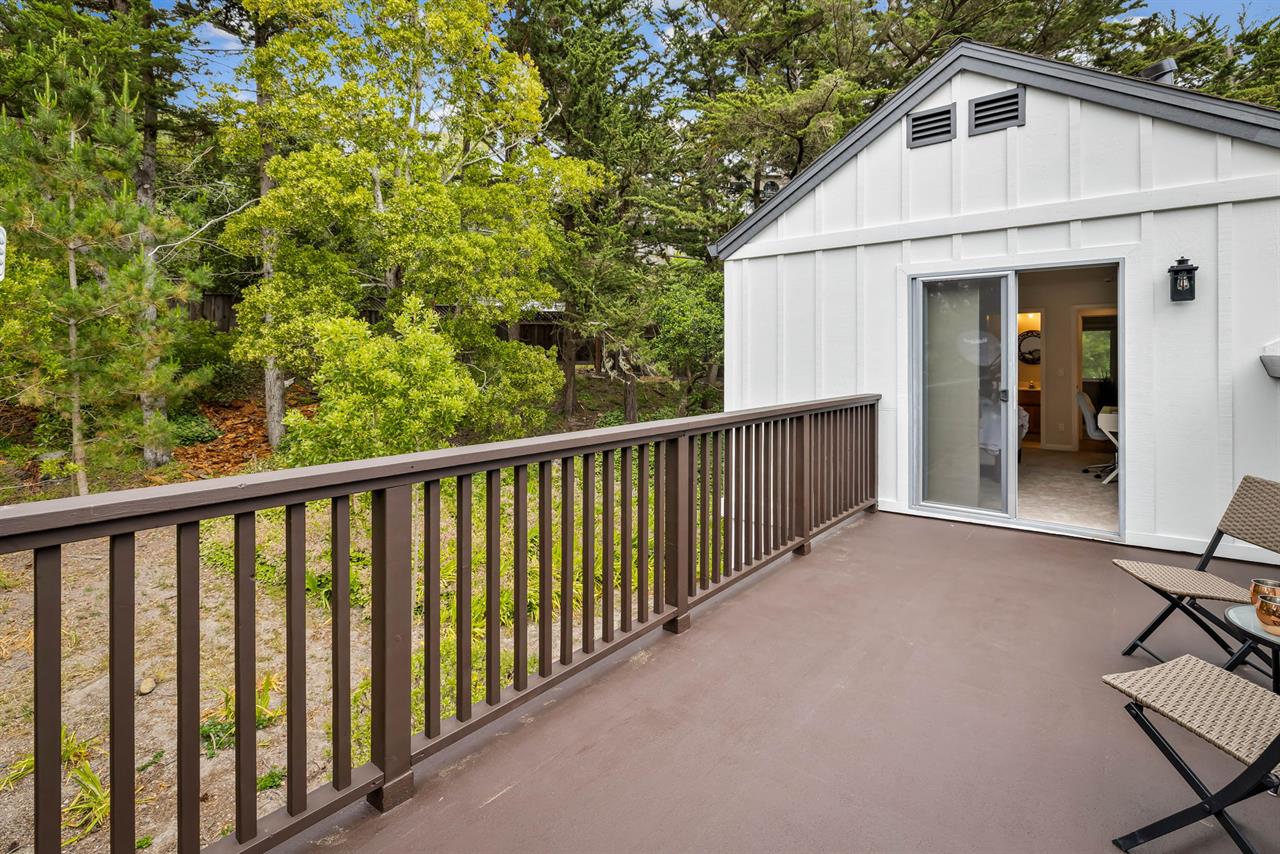 Upper Deck Outside Bedroom 1