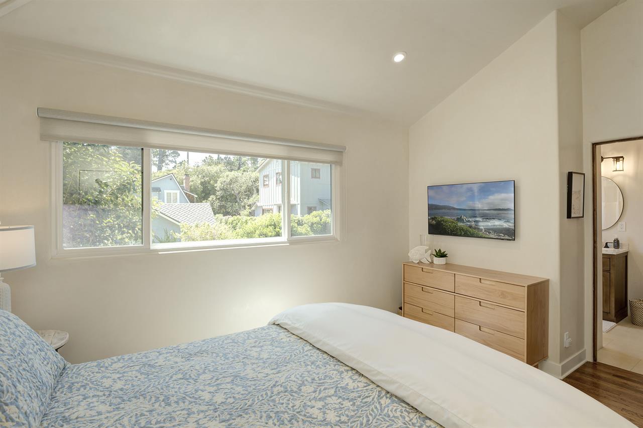 Bedroom 1  California King, En Suite Bath