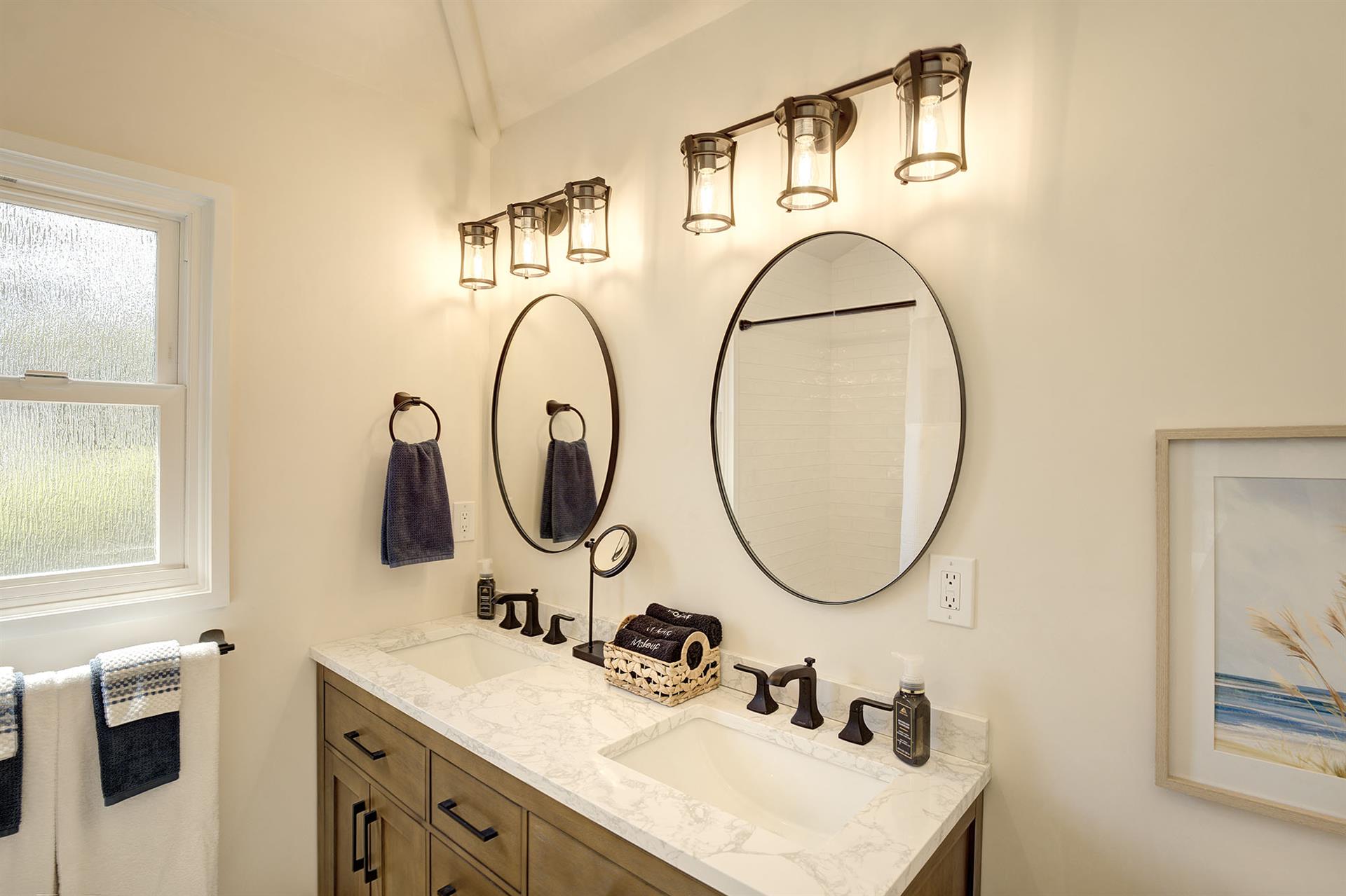 En Suite Bath for Bedroom 1  ShowerSoaking Tub Combo
