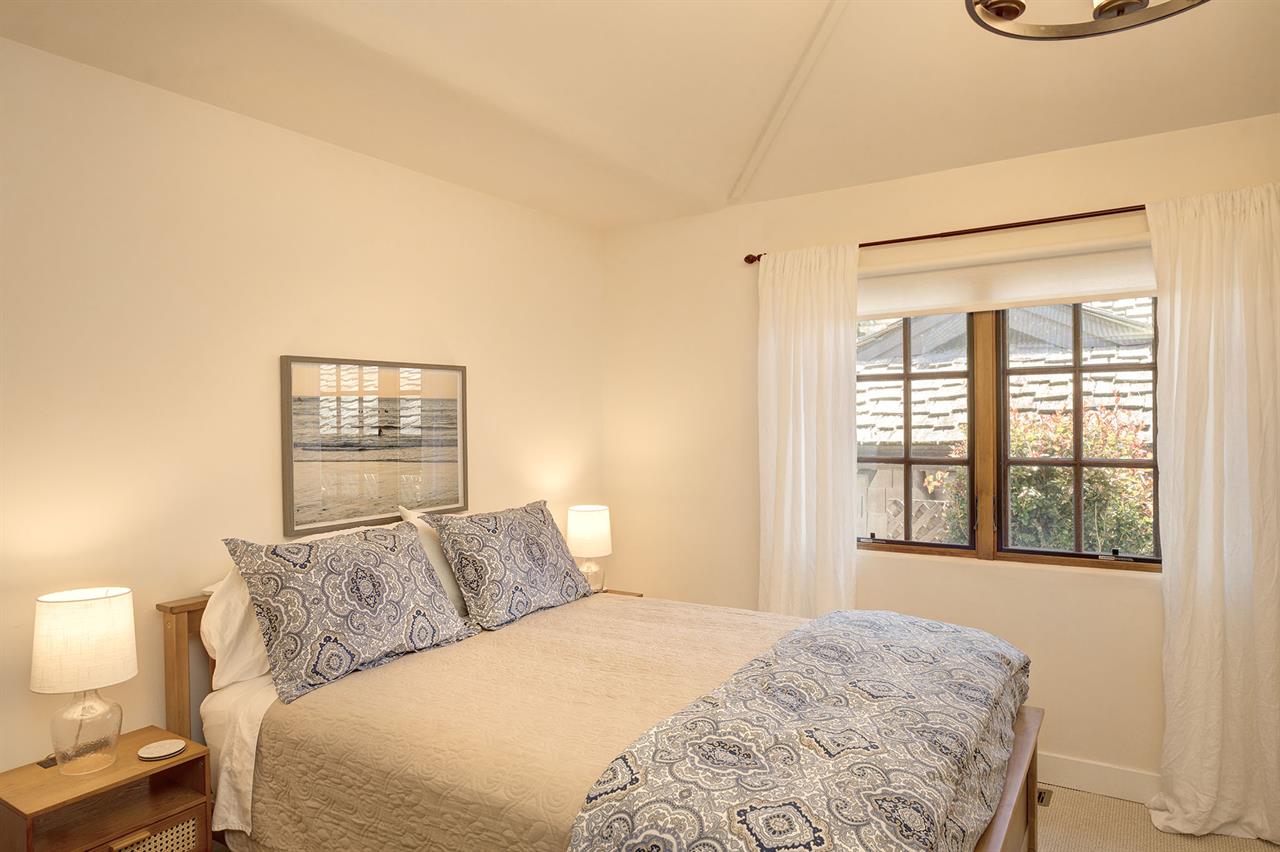 Bedroom 2  Queen Bed