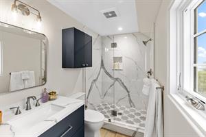 EnSuite Bath with Shower for Bedroom 1