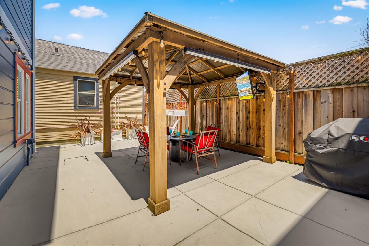 Backyard  Fire Pit Table, TV and Gas BBQ Grill