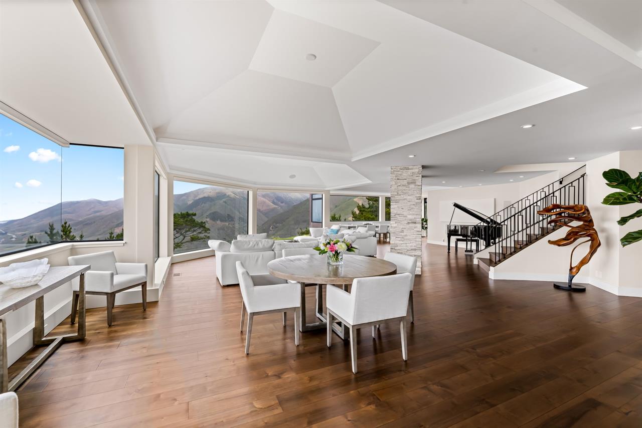 Huge Living Room and Dining Room Areas