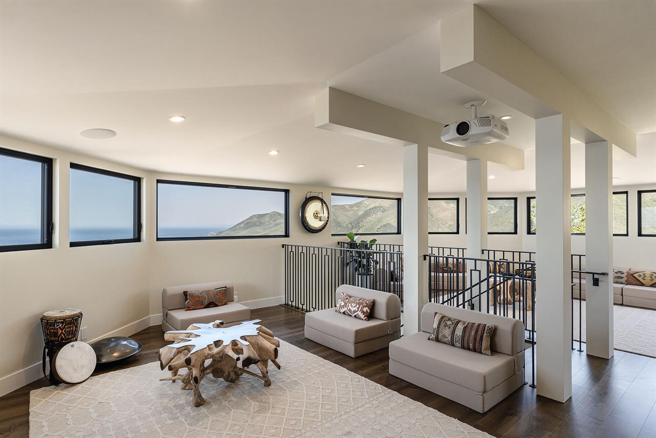 Upstairs Family Room with Apple TV and Projector