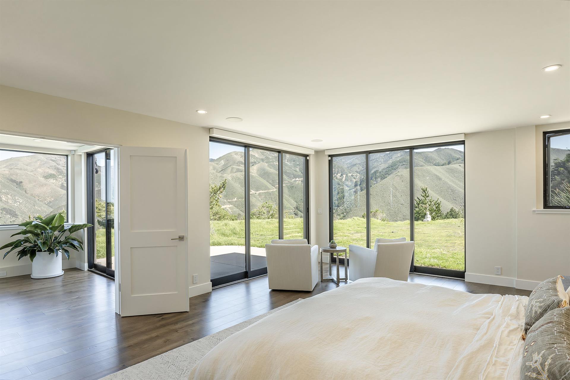 Bedroom 2  King Bed, En Suite Bath, View of the Mountains
