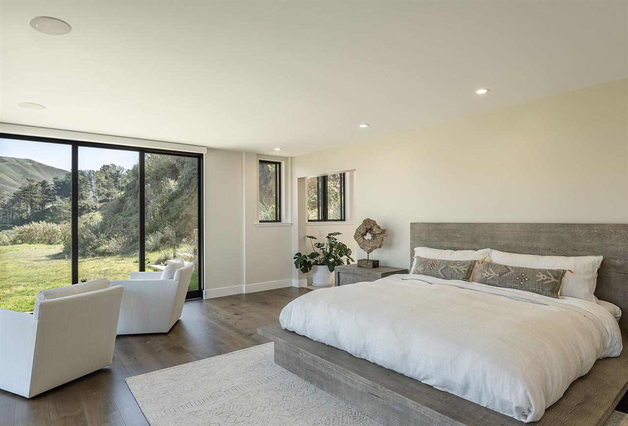 Bedroom 2  King Bed, En Suite Bath, View of the Mountains