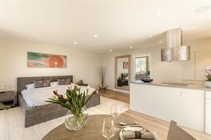 Guest Suite, King Bed, Kitchenette and Ocean Views