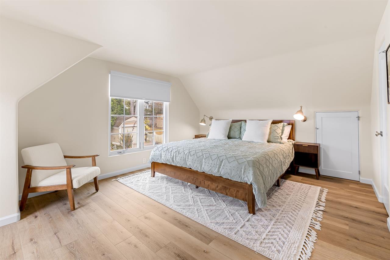 Bedroom 1  Upstairs  Primary Bedroom  King Bed