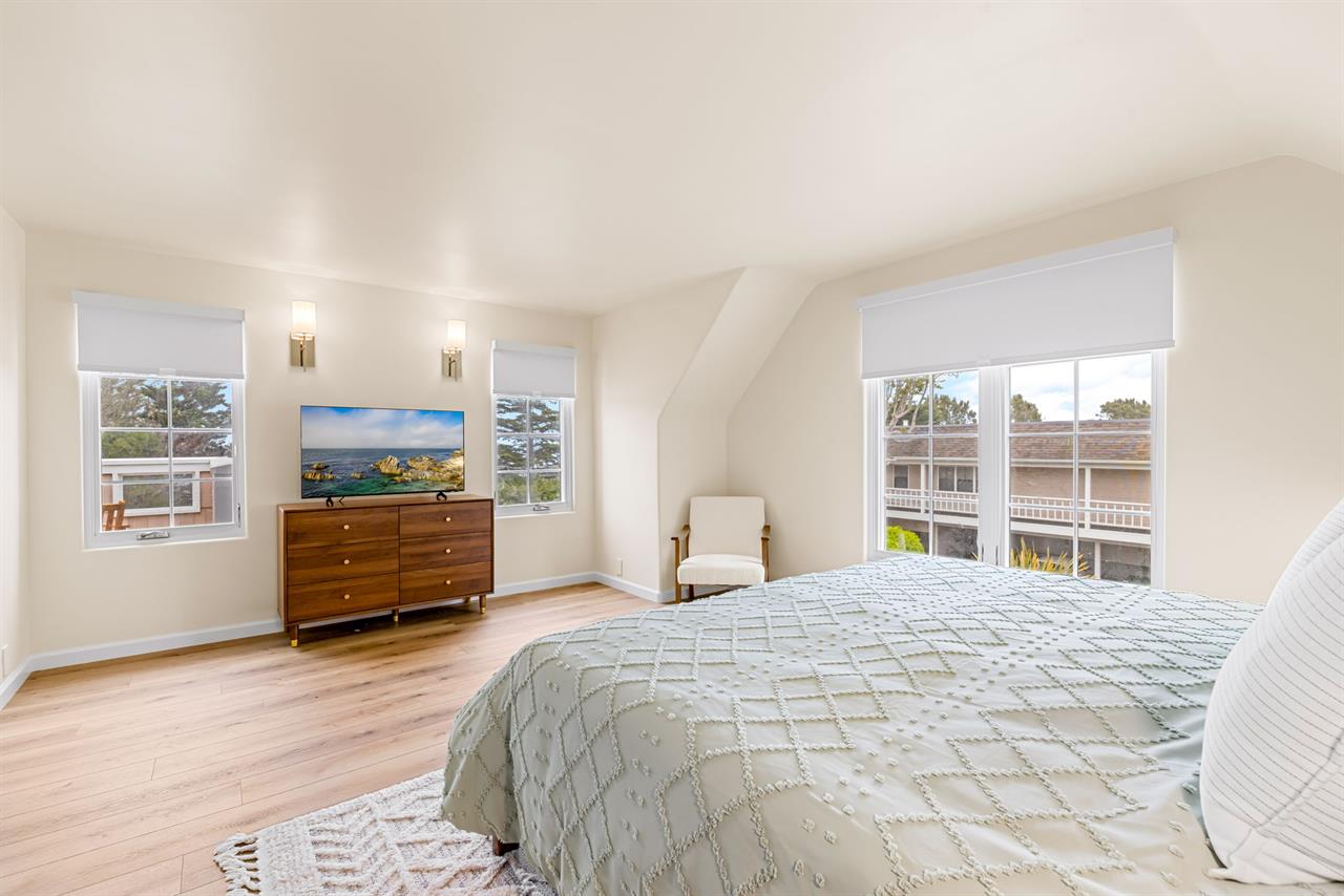 Bedroom 1  Upstairs  Primary Bedroom  King Bed