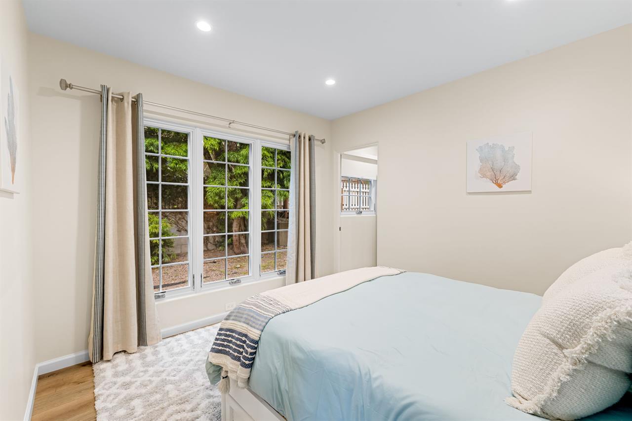 Bedroom 2  Downstairs  FullDouble Bed