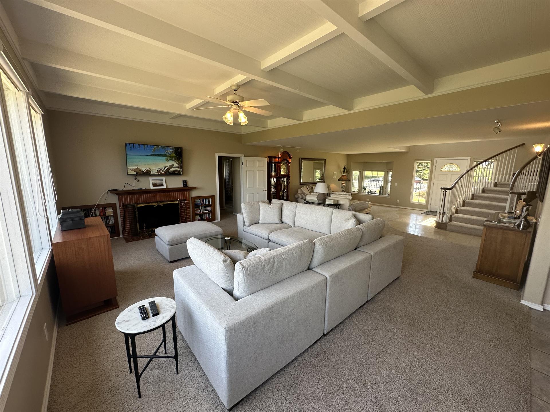 Great Room   Family Area wTV, Fireplace, Dining Area, Kitchen