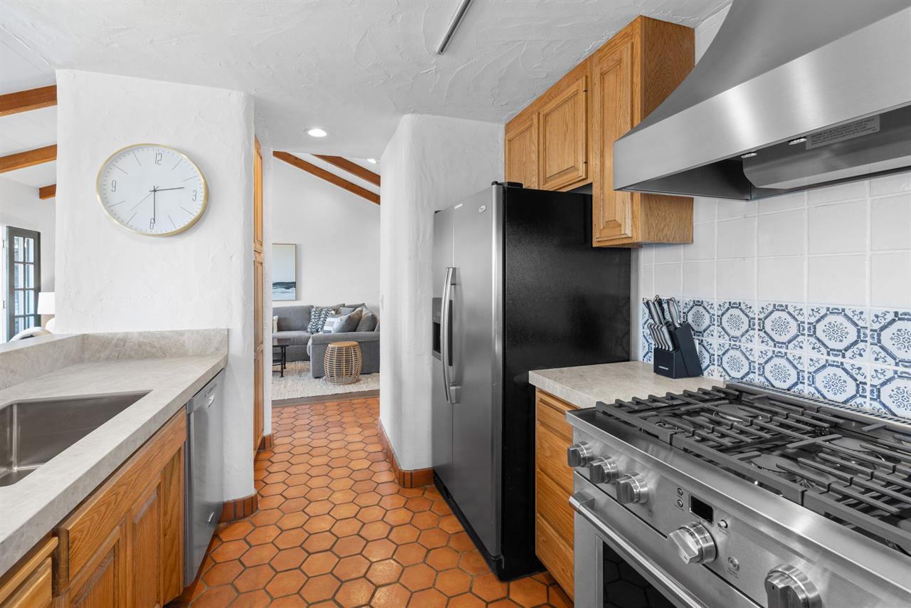 Beautifully Updated Chefs Kitchen