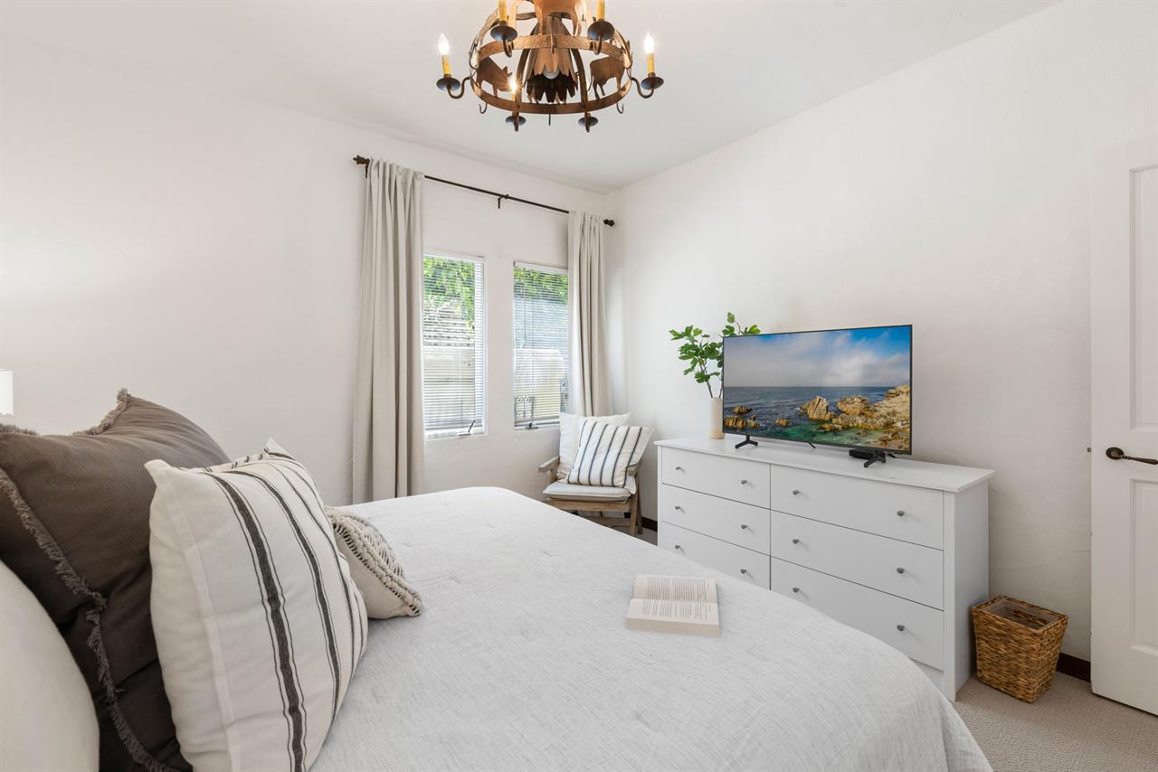 Bedroom 2  First Floor  Cal King Bed, TV