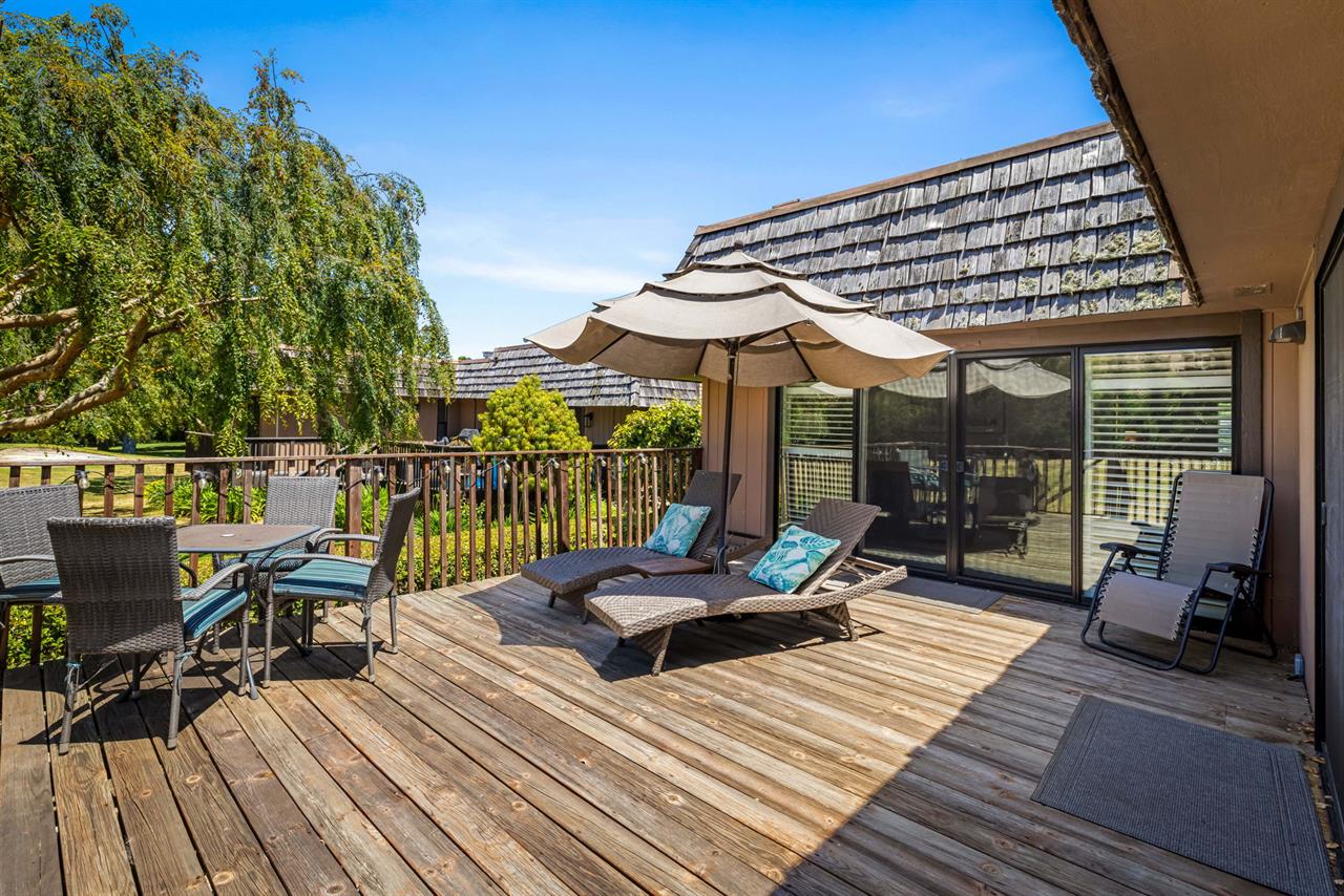 Spacious Deck furniture optional