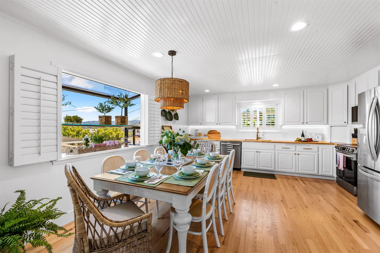 Dining Area Seats Eight