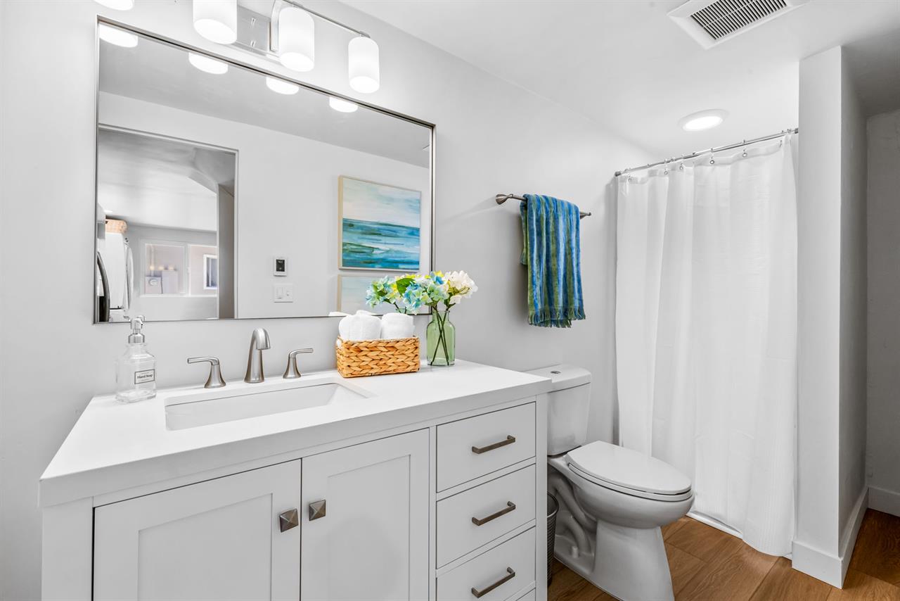 Guest Suite Bathroom has a Shower