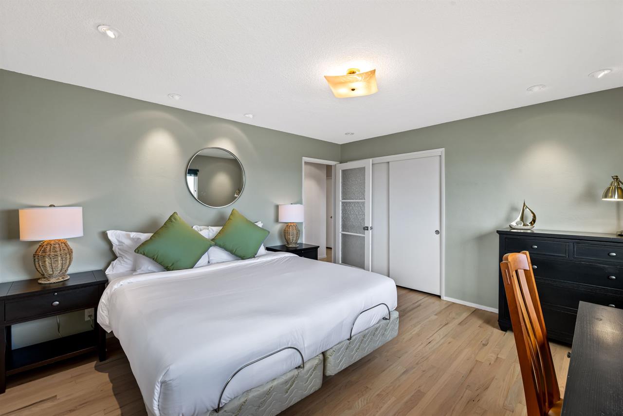 Bedroom 2  King Bed, Desk, Ocean View