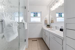 Hall Bath for Bedrooms 2 and 3 has a Shower