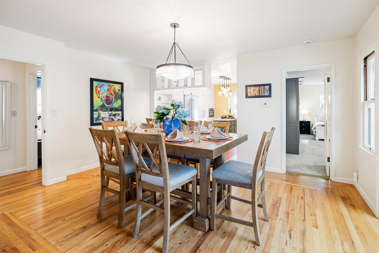 Dining Area Seats Six