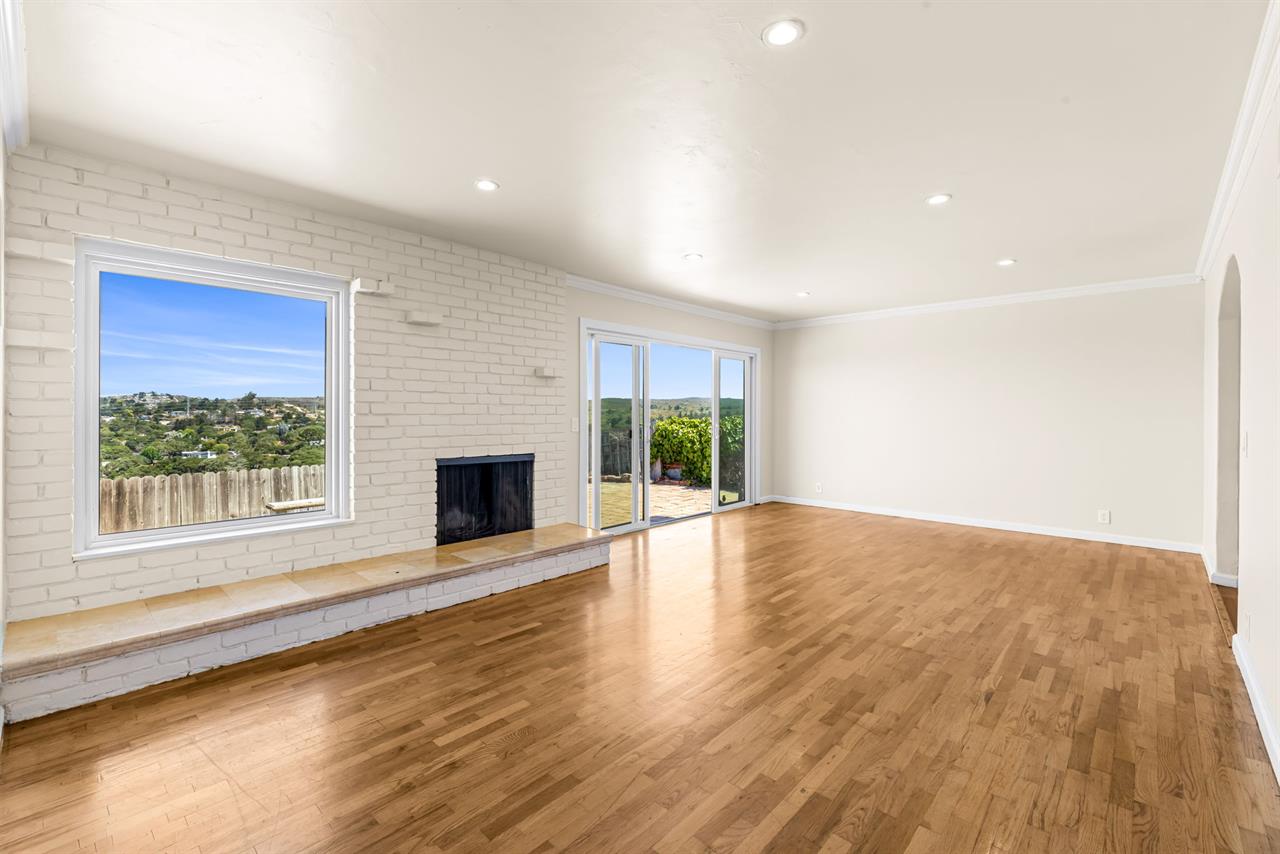 Living Room has a Gas Fireplace