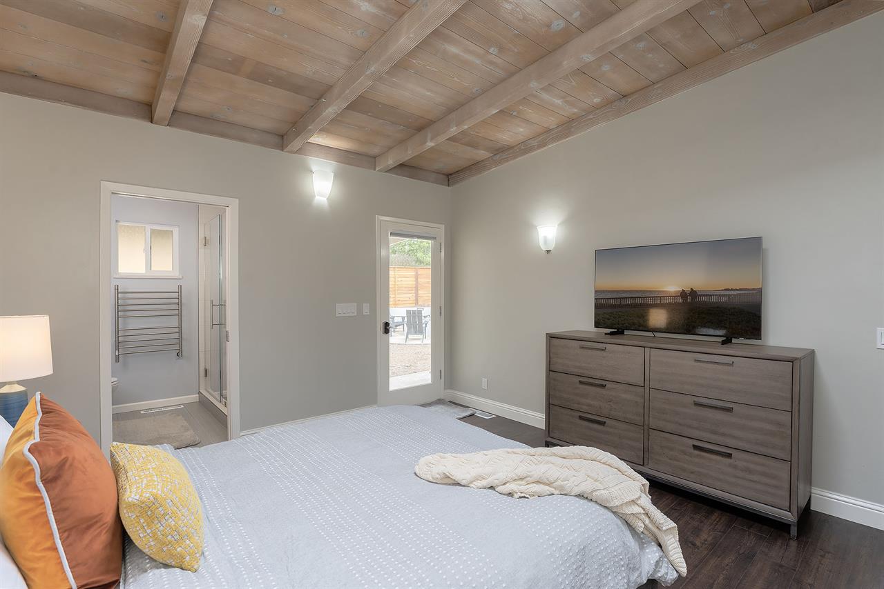 Bedroom 1, Queen, TV, EnSuite Bath with Shower