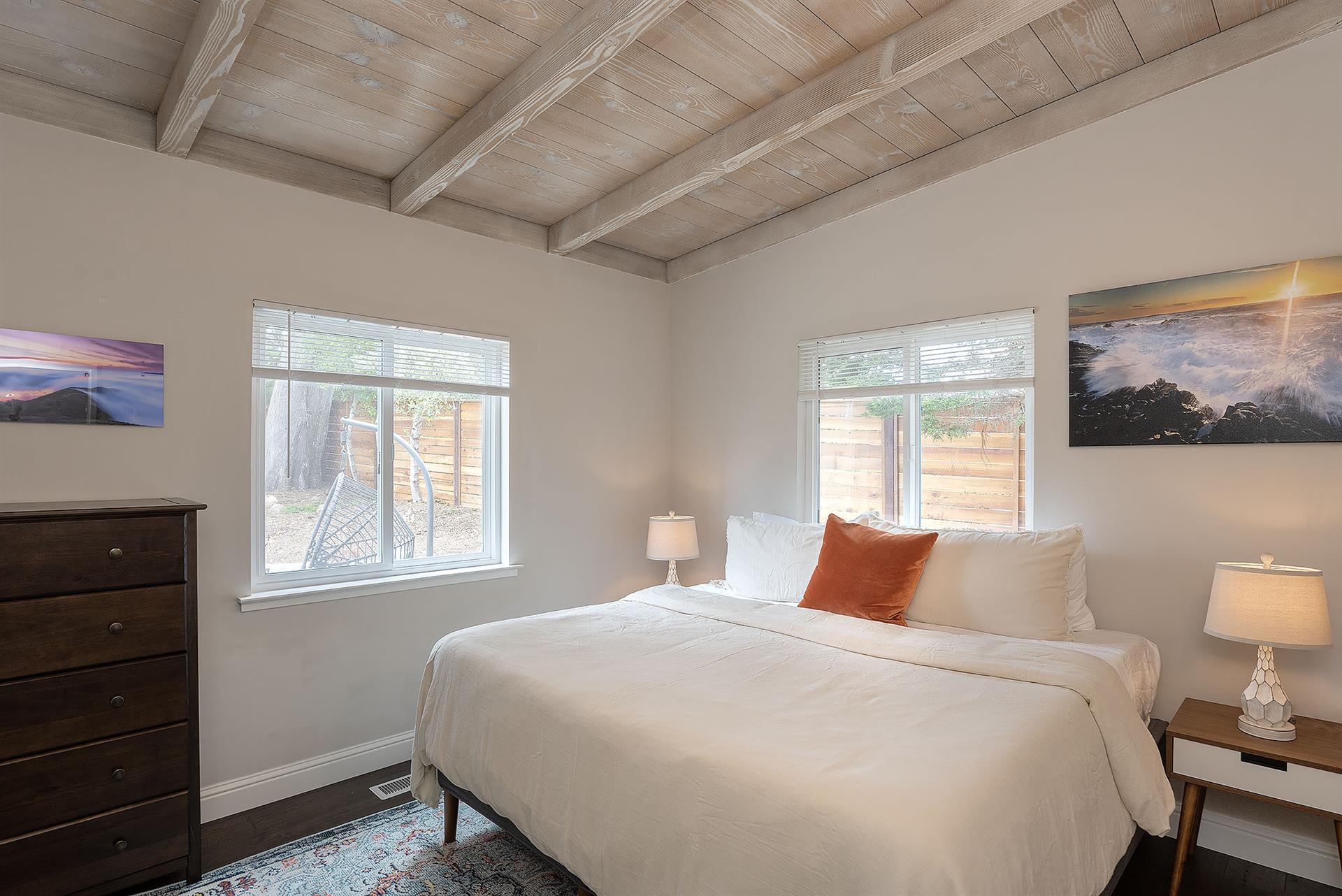 Bedroom 3, Split King Bed with Foam Topper